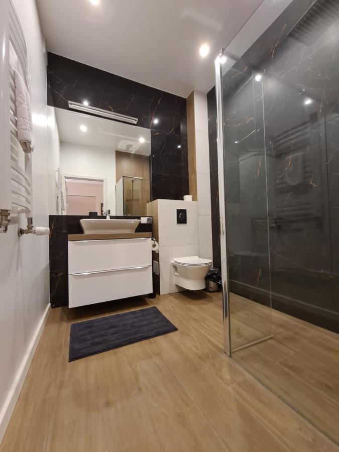 Apart Lux Bristol Бытом Экстерьер фото